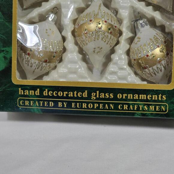 8 Vintage Commodore Hand Decorated In Romania Glass Christmas Ornaments - Picture 8 of 12